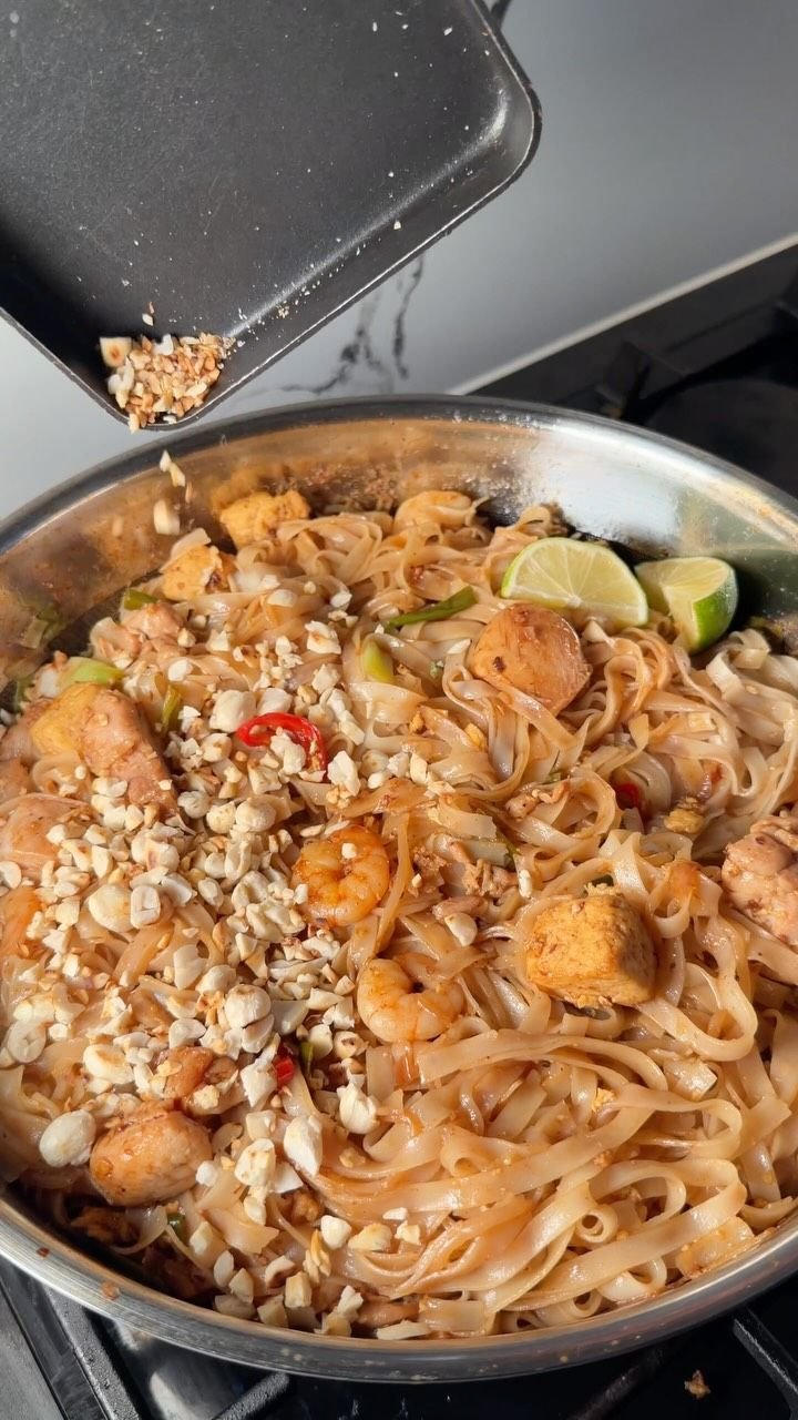 Chicken and Prawn Pad Thai
